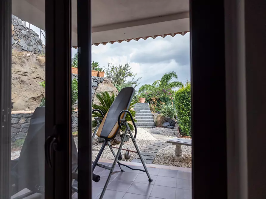 Immagine 59 di Villa in vendita  in Via Vincenzo Bellini 163 a Piedimonte Etneo