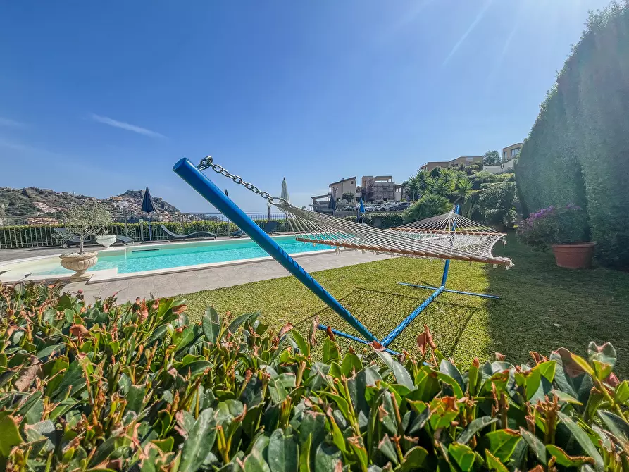 Immagine 59 di Villa in vendita  in Via Crocefisso 16 a Taormina