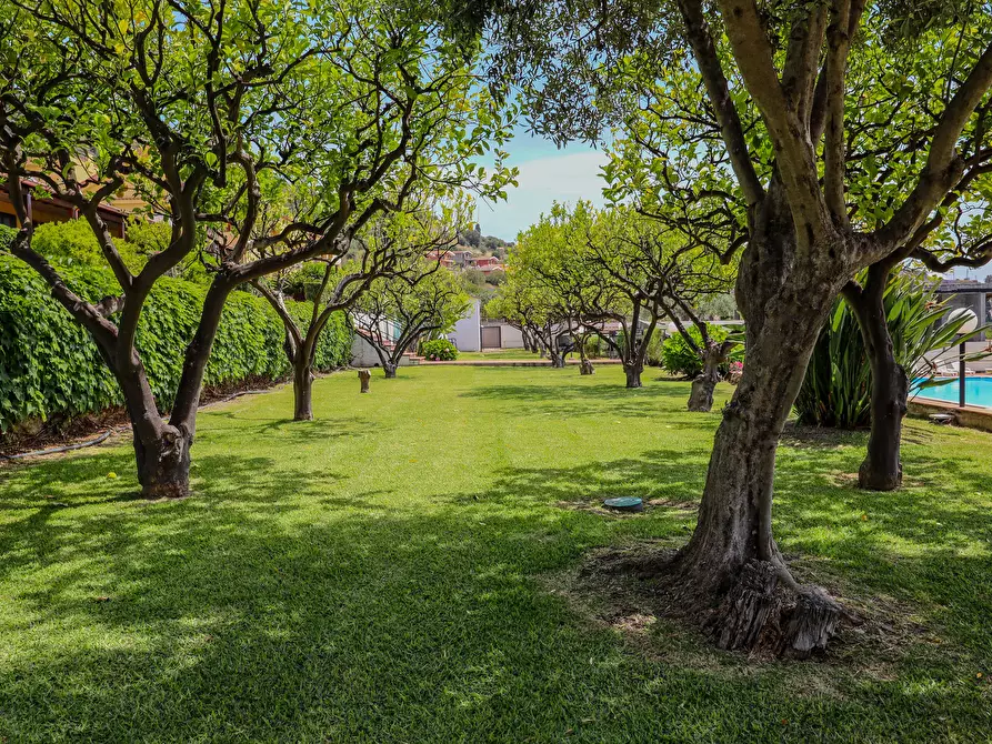 Immagine 20 di Albergo/B&B/Residence in vendita  in Via Nazionale 203 a Taormina