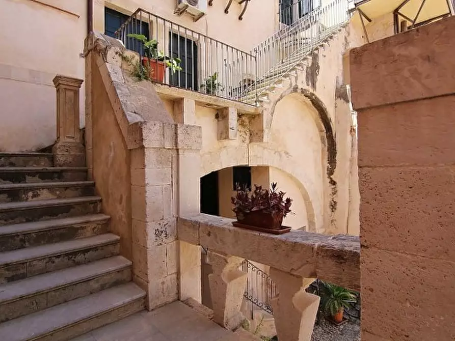 Immagine 2 di Appartamento in vendita  in Via Larga 13 a Siracusa