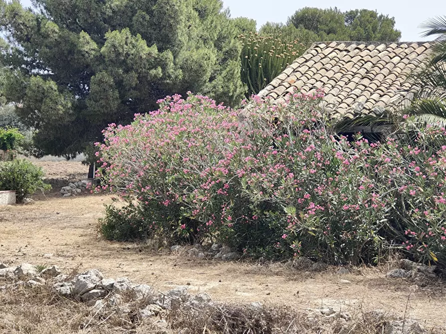 Immagine 21 di Villa in vendita  in Via dell'Opale 10 a Siracusa