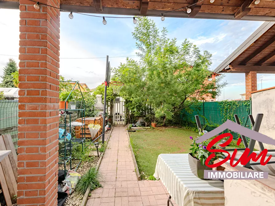 Immagine 31 di Villetta a schiera in vendita  in Via Carmine snc a Oleggio