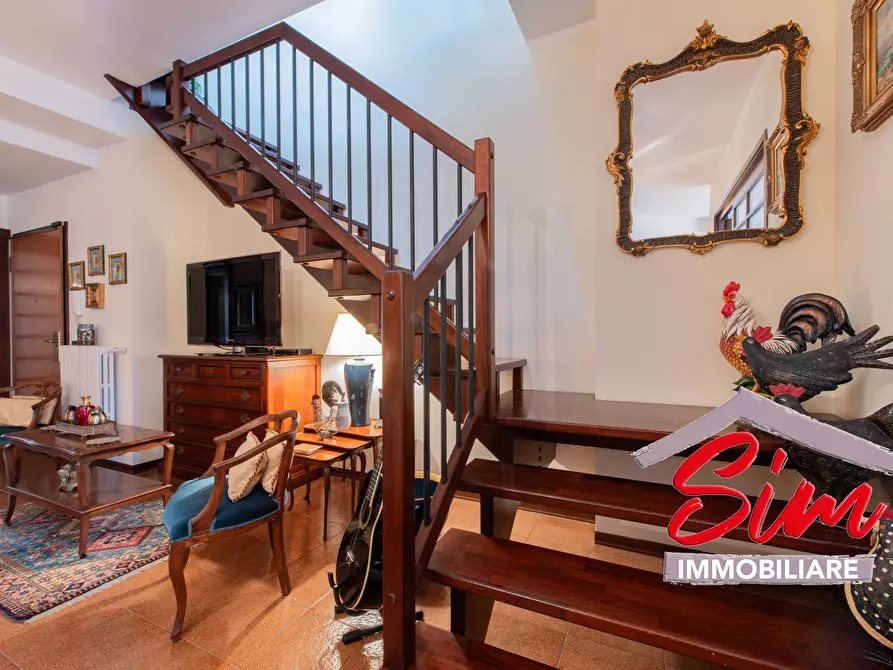 Immagine 15 di Pentalocale in vendita  in Via Agogna sn a Novara