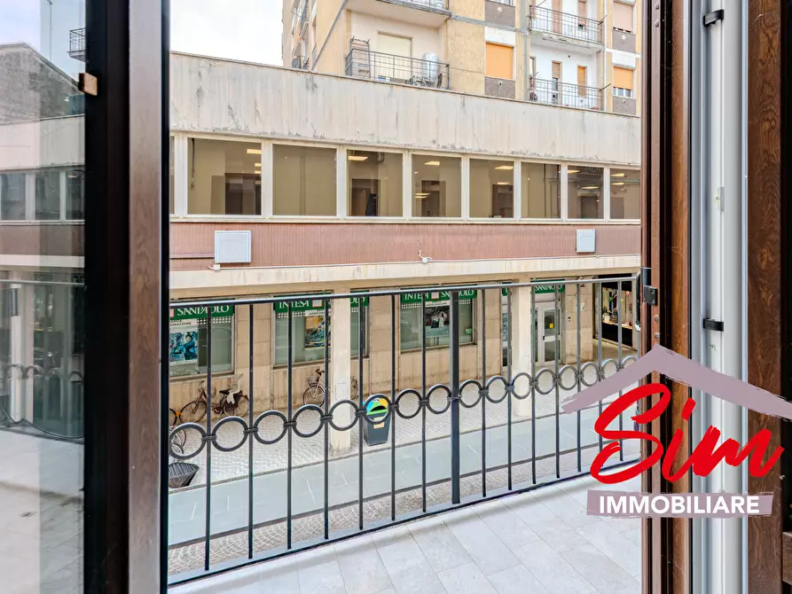 Immagine 10 di Quadrilocale in affitto  in Corso Cavour snc a Trino Vercellese