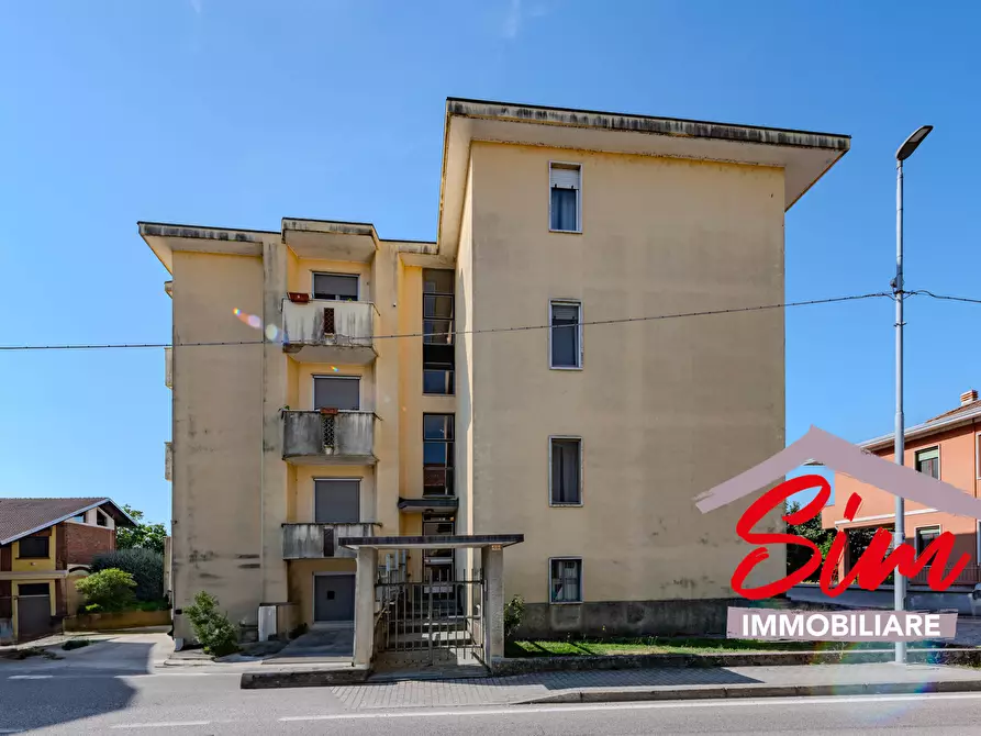 Immagine 25 di Trilocale in vendita  in Via F. Masini 42 a Romentino