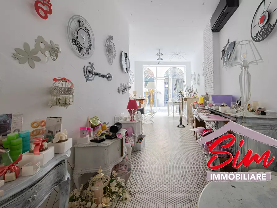 Immagine 12 di Locale commerciale in vendita  in Via Giuseppe Prina snc a Novara