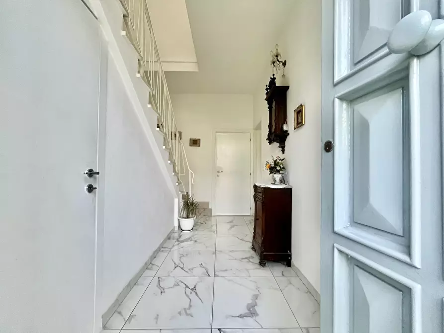 Immagine 3 di Casa bifamiliare in vendita  in SS439 a Buti