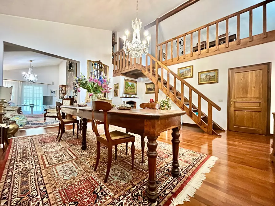 Immagine 2 di Villa in vendita  in Via Bologna a Pontedera