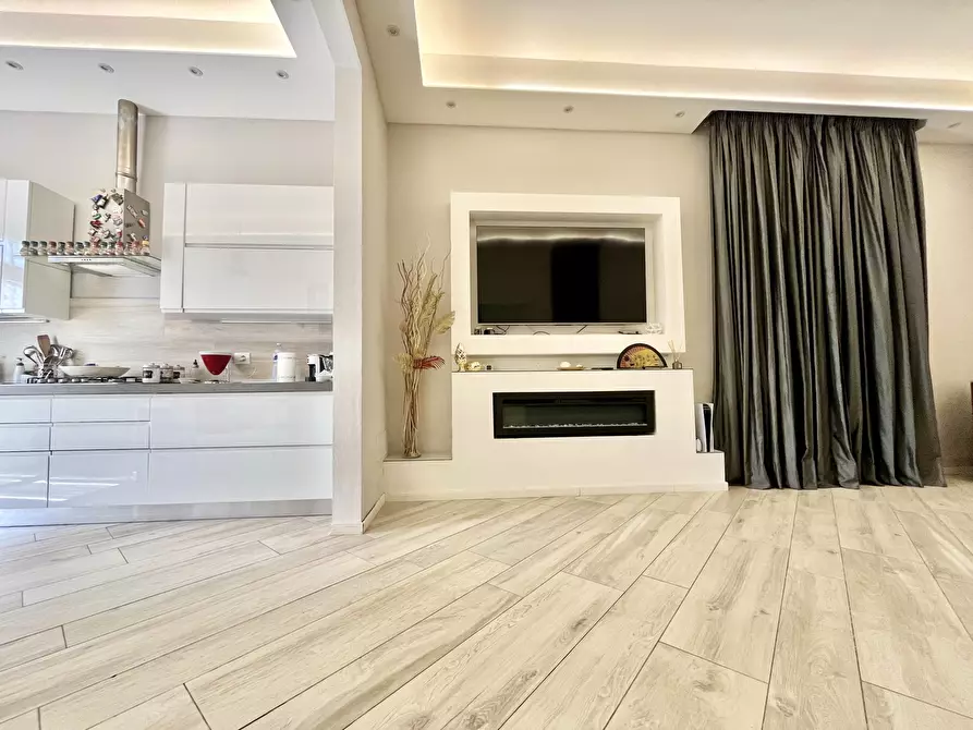 Immagine 9 di Villa in vendita  in Via Fabio Filzi a Pontedera