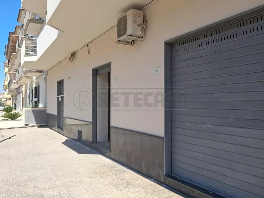 Immagine 11 di Locale commerciale in affitto  in Viale Fratelli Kennedy a Marcianise