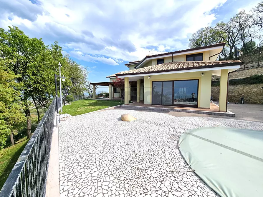 Immagine 30 di Villa in vendita  a Francavilla Al Mare