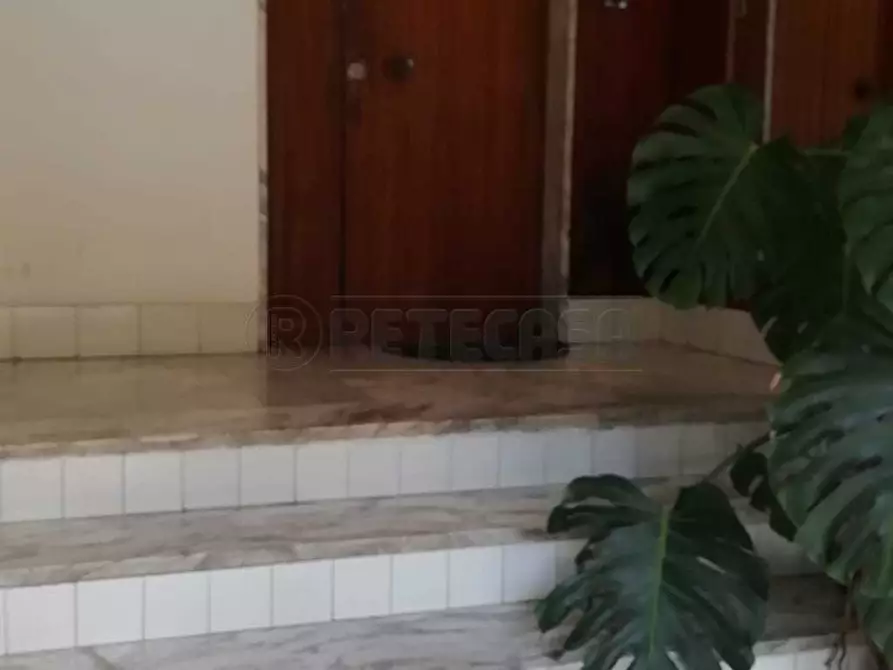 Immagine 2 di Magazzino in vendita  in via bufano 35 a Salerno