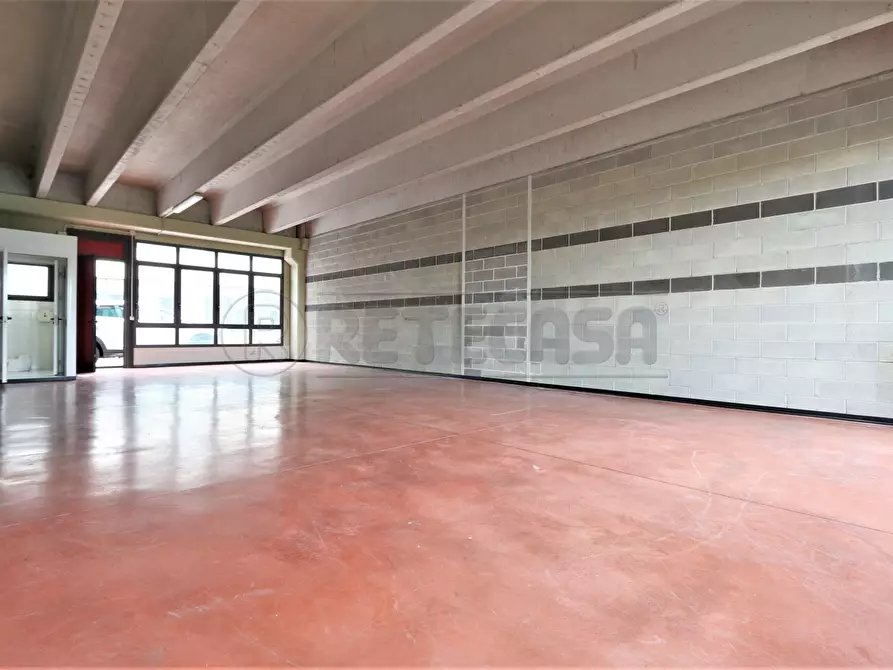 Immagine 6 di Laboratorio in affitto  a Camisano Vicentino