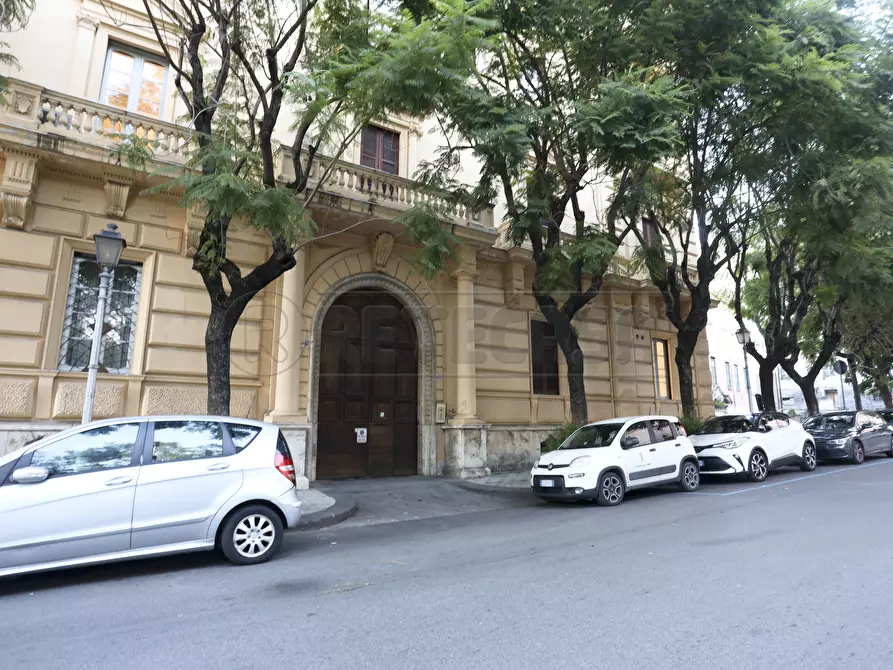 Immagine 1 di Monolocale in affitto  in Piazza Umberto I 2 a Salerno