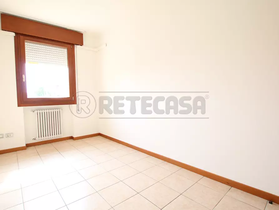 Immagine 13 di Bilocale in vendita  in Via Giovanni Falcone a Barbarano Mossano