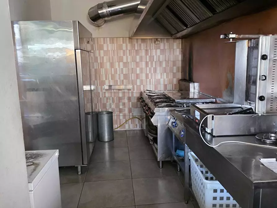 Immagine 12 di Pizzeria / Pub in vendita  a Mercato San Severino