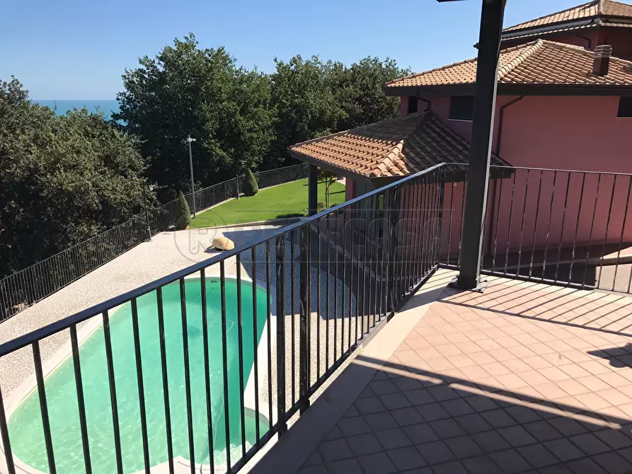 Immagine 24 di Villa in vendita  a Francavilla Al Mare