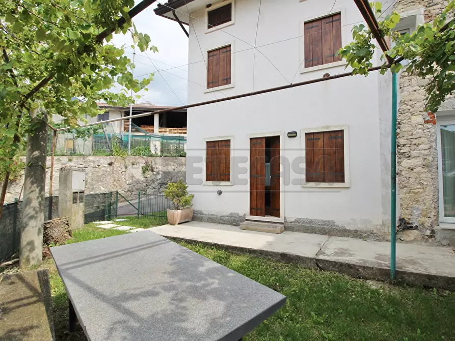 Immagine 1 di Porzione di casa in vendita  in via cocco 10 a Altissimo