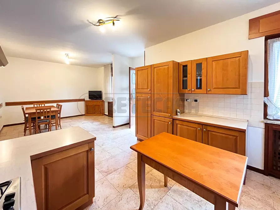 Immagine 2 di Bilocale in affitto  in Via T. Dal Molin a Creazzo