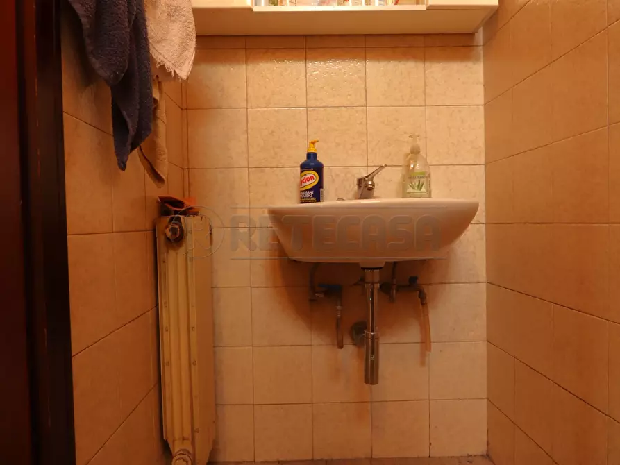 Immagine 12 di Locale commerciale in vendita  in viale della pace 169 a Vicenza