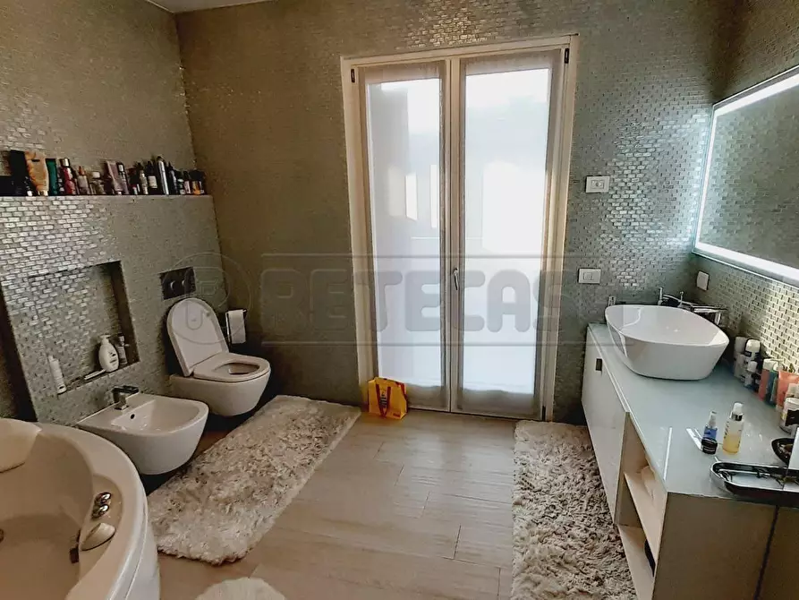 Immagine 32 di Casa bifamiliare in vendita  in Via Giulio Cesare 2 a Desenzano Del Garda