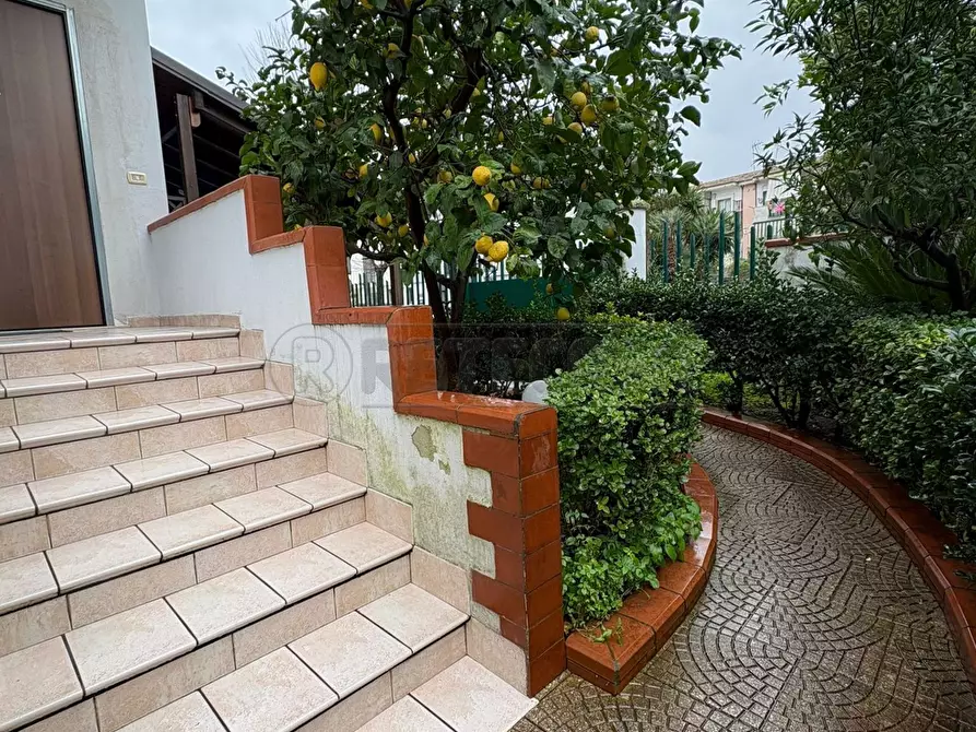 Immagine 38 di Villetta a schiera in vendita  in Via Giudice Falcone a Marcianise