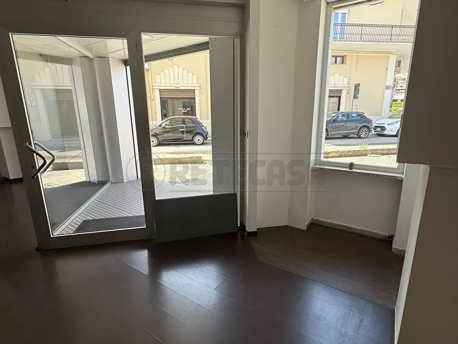 Immagine 6 di Locale commerciale in affitto  in Piazza Giuseppe Mazzini 16 a Nardo'