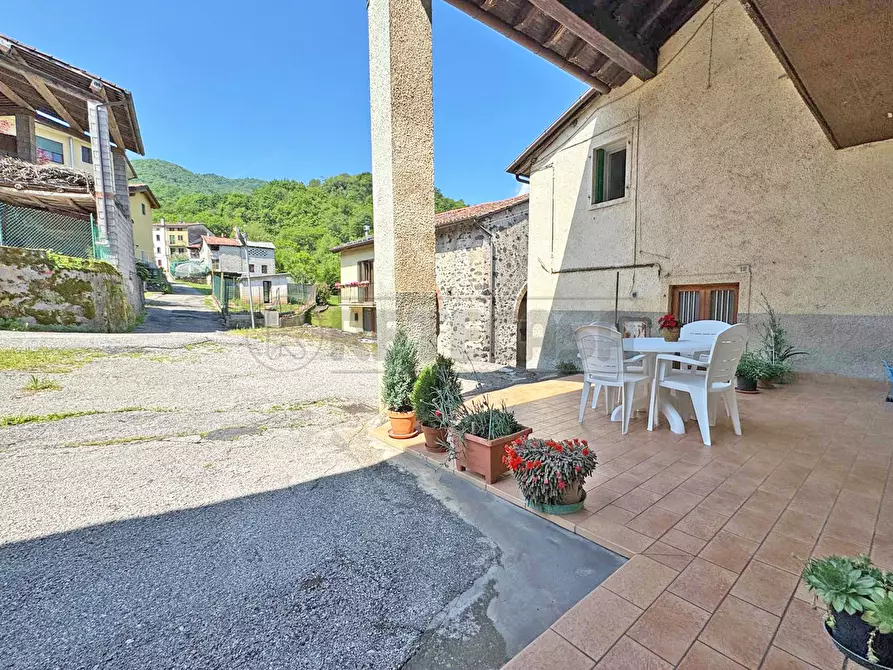 Immagine 3 di Casa semindipendente in vendita  in via piana di la di sopra 11 a Valdagno