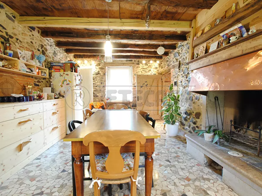 Immagine 29 di Villa in vendita  in Piazza Roma 36 a Brogliano