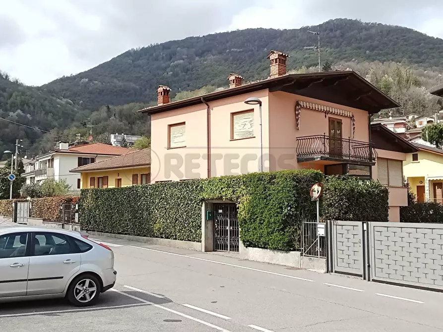 Immagine 28 di Villa in affitto  a Nembro