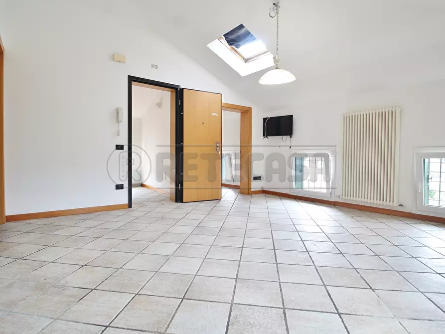 Immagine 1 di Bilocale in affitto  in Via dall'Ava 6 a Nogarole Vicentino