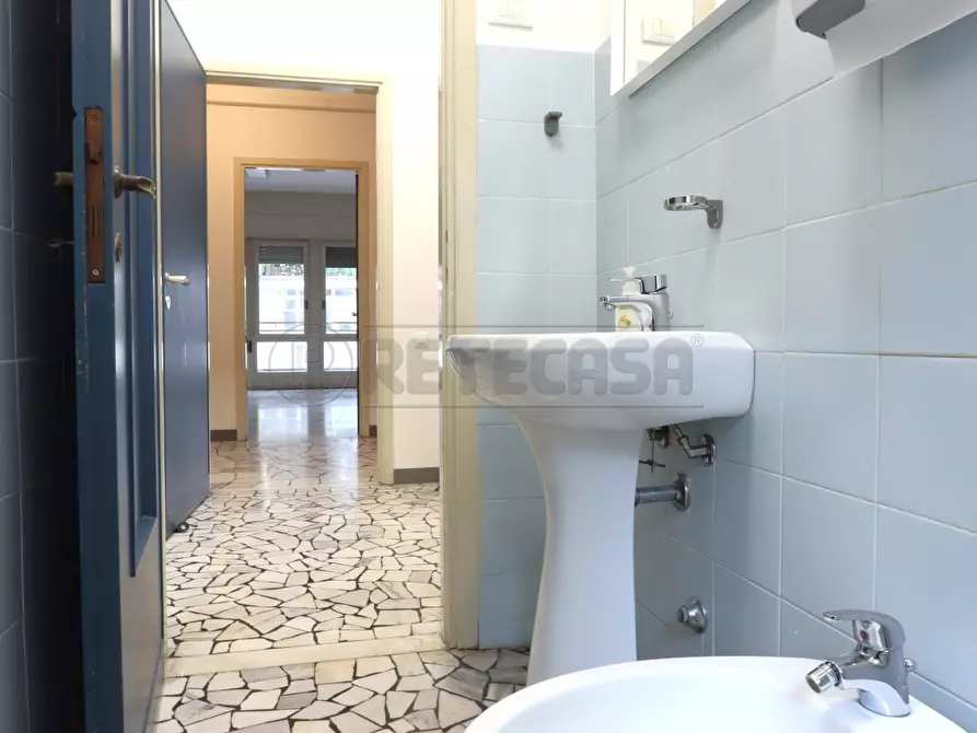 Immagine 30 di Ufficio in vendita  in Viale Milano 56 a Vicenza