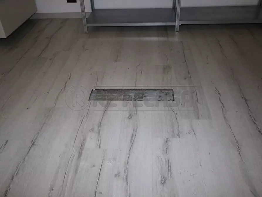 Immagine 24 di Locale commerciale in affitto  in Via Torri a Arcugnano