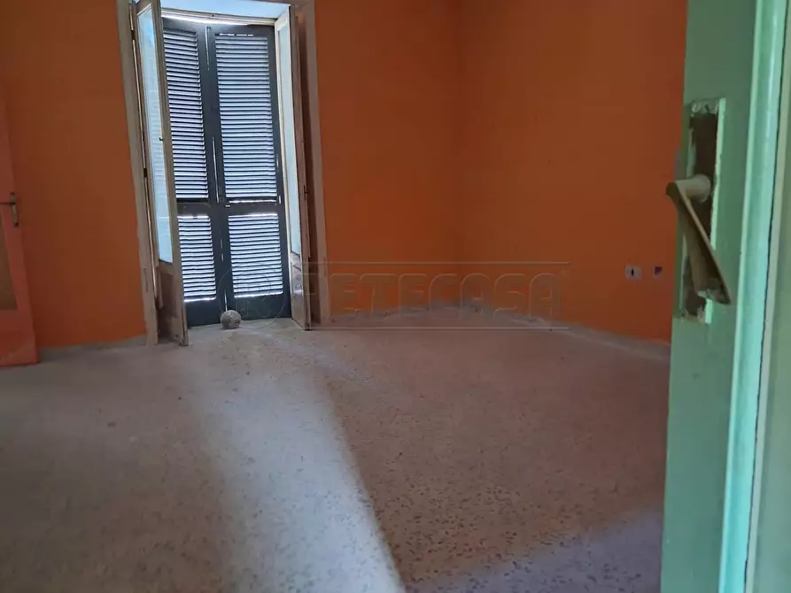 Immagine 9 di Laboratorio in affitto  in Via Giacomo Colombo a Marcianise