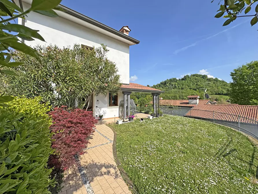 Immagine 7 di Villa in vendita  in Via Pianacattiva di Mezzo 11 a Trissino
