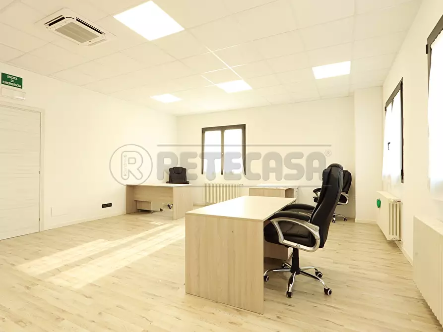 Immagine 6 di Ufficio in affitto  in Strada dei Molini 165 a Vicenza