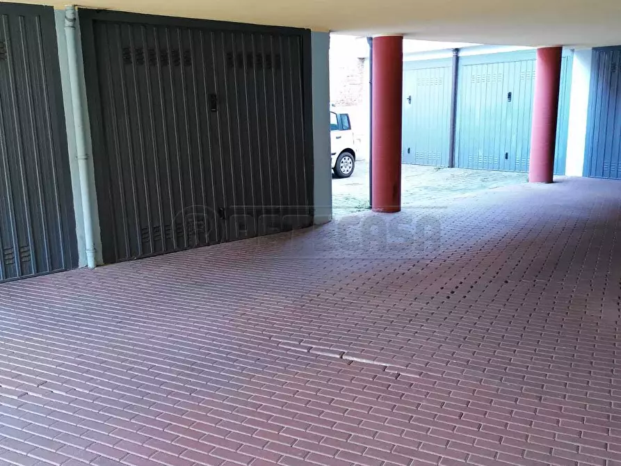 Immagine 5 di Garage in vendita  in Via Ferruccio Ghinaglia a Cremona