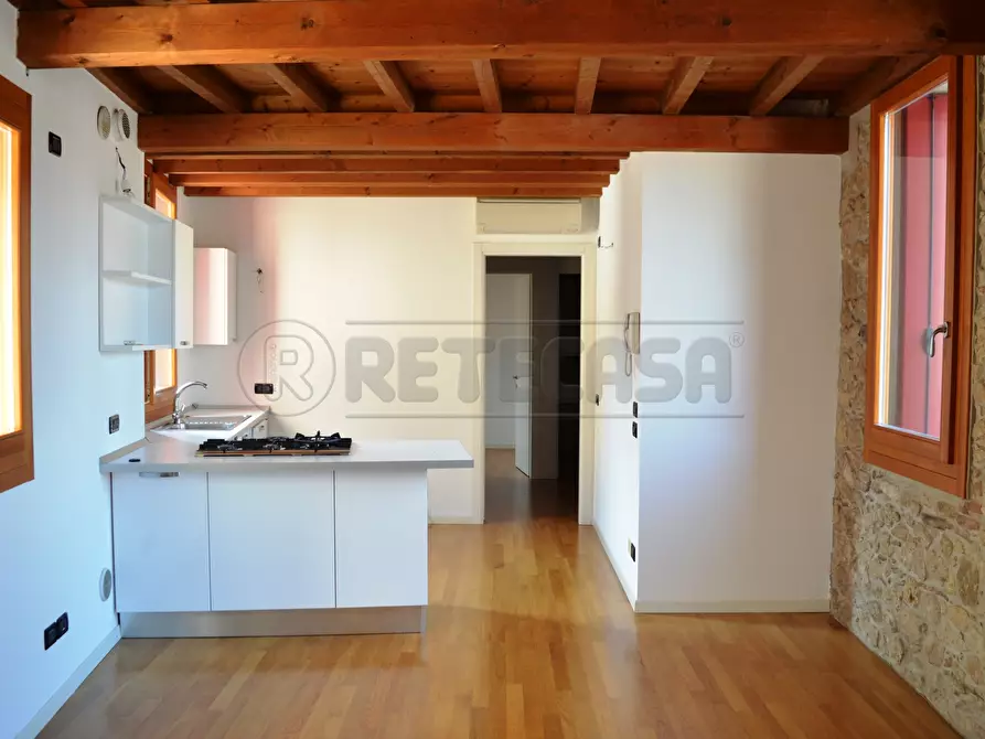 Immagine 1 di Bilocale in vendita  in corso matteotti 52 a Montecchio Maggiore