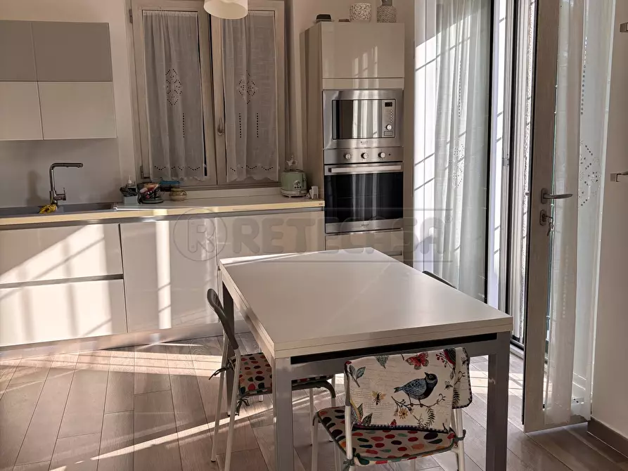 Immagine 10 di Trilocale in affitto  in Via Alberto Bolognetti 6 a Salerno