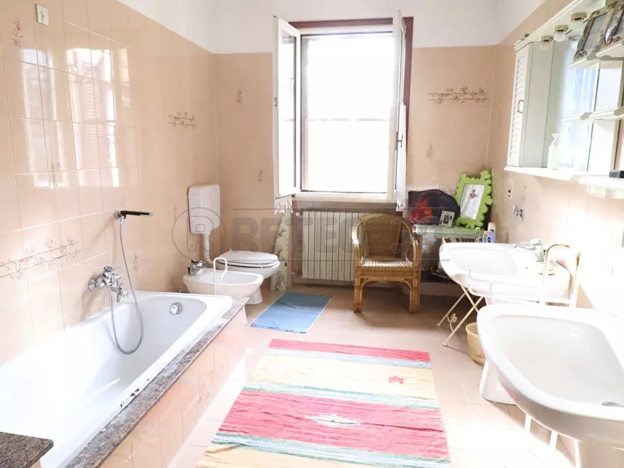 Immagine 11 di Rustico / casale in vendita  a Bondeno