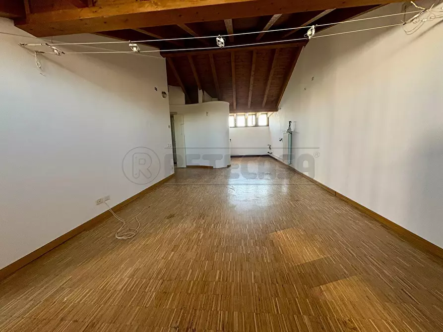 Immagine 25 di Trilocale in vendita  a Bergamo