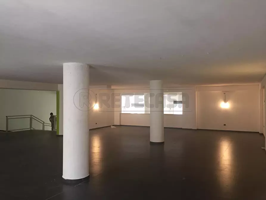 Immagine 14 di Locale commerciale in affitto  a Mazara Del Vallo