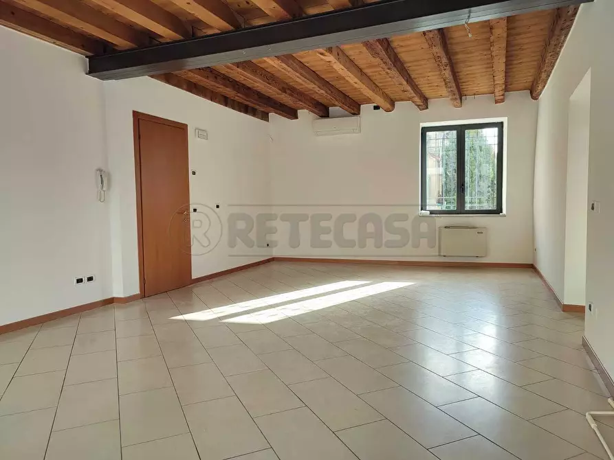 Immagine 6 di Locale commerciale in affitto  a Montebello Vicentino