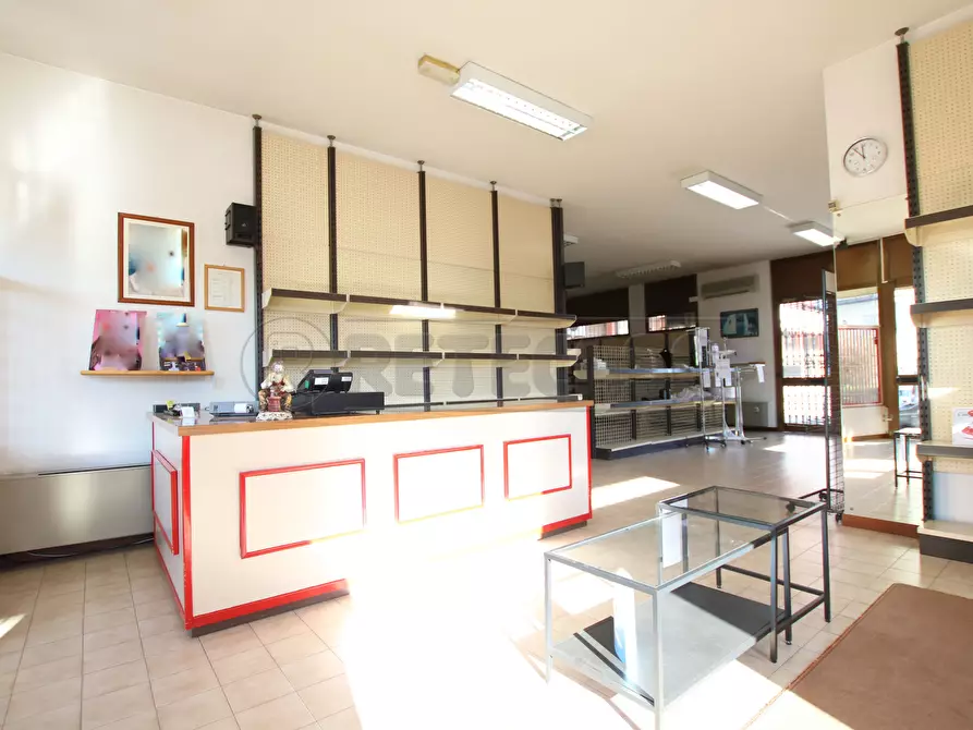 Immagine 12 di Locale commerciale in vendita  in Via Gaetano Salvemini 65 a Vicenza