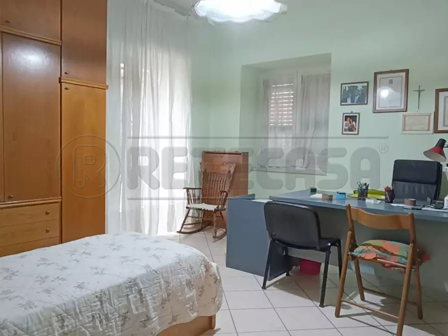 Immagine 12 di Pentalocale in vendita  in Via Luigi Einaudi a Caserta