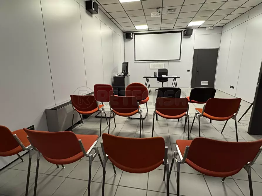 Immagine 12 di Ufficio in affitto  a Vicenza