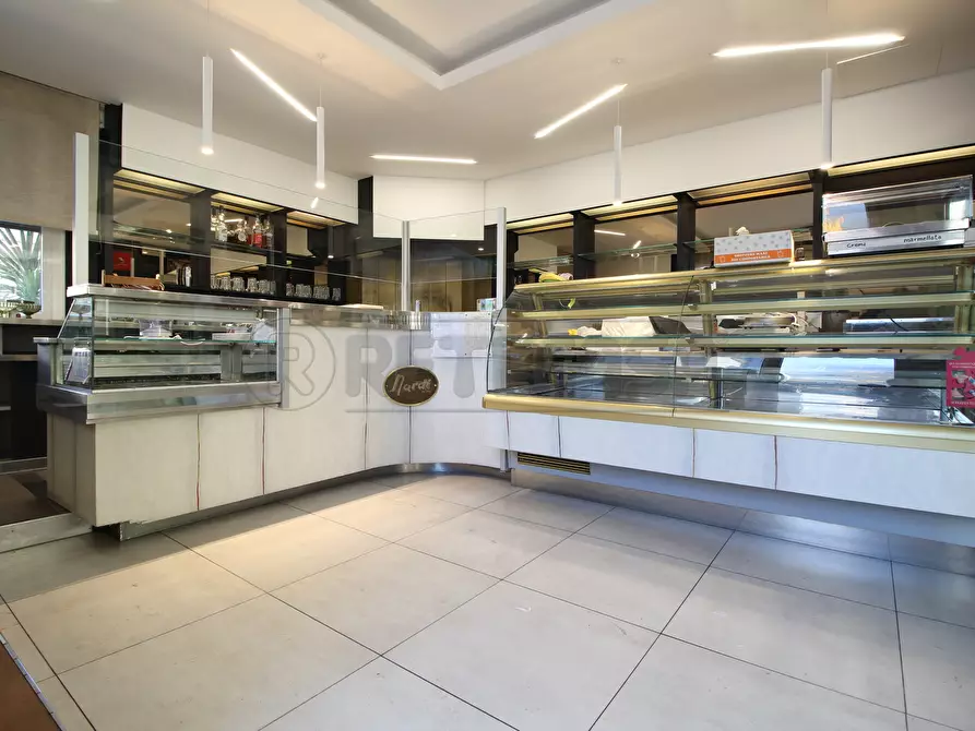 Immagine 3 di Locale commerciale in vendita  a Montecchio Maggiore