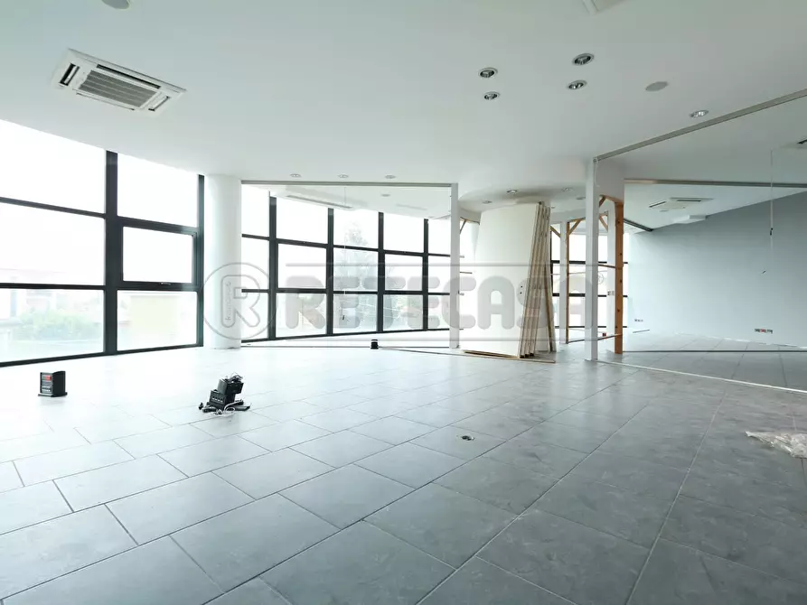 Immagine 12 di Ufficio in affitto  a Vicenza