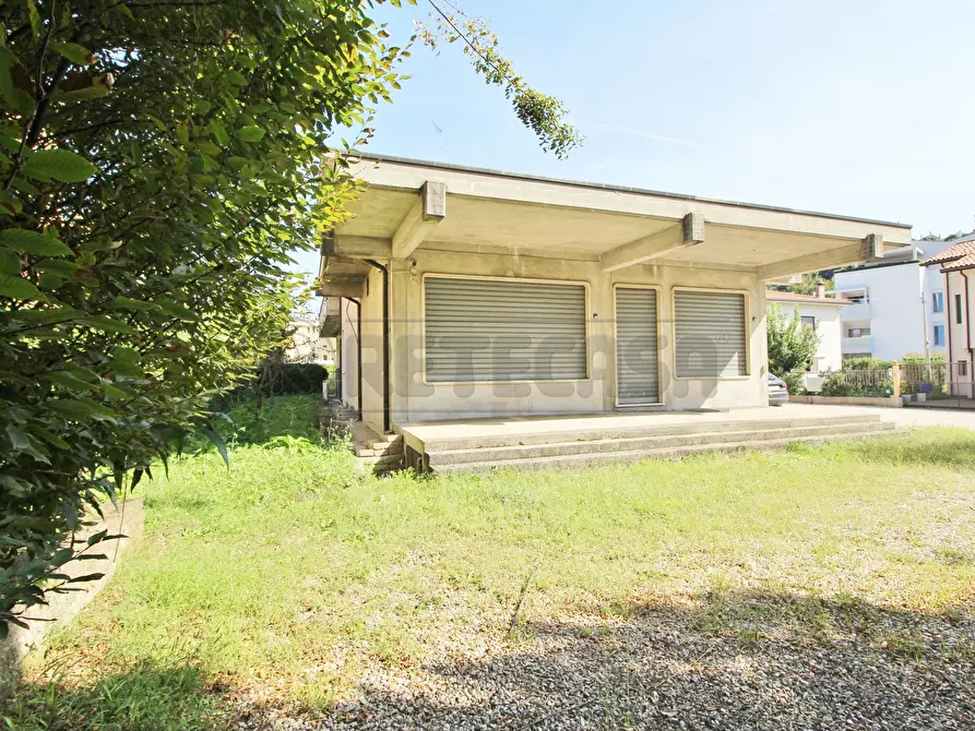 Immagine 16 di Palazzo in vendita  in Viale Verdi 22 a Altavilla Vicentina