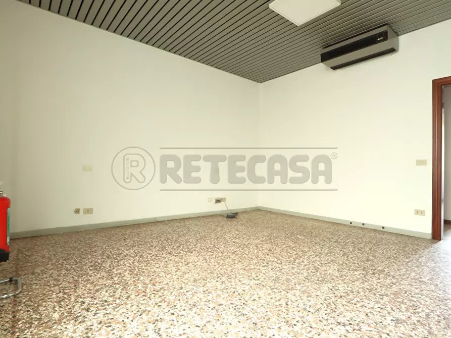 Immagine 18 di Ufficio in affitto  in Corso SS. Felice e Fortunato 3 a Vicenza